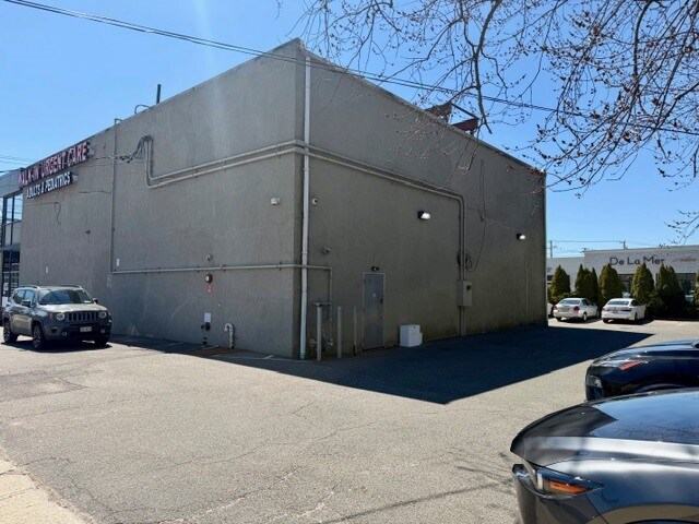 More Photos Of 2459 Merrick Rd, Bellmore Freestanding For Sale