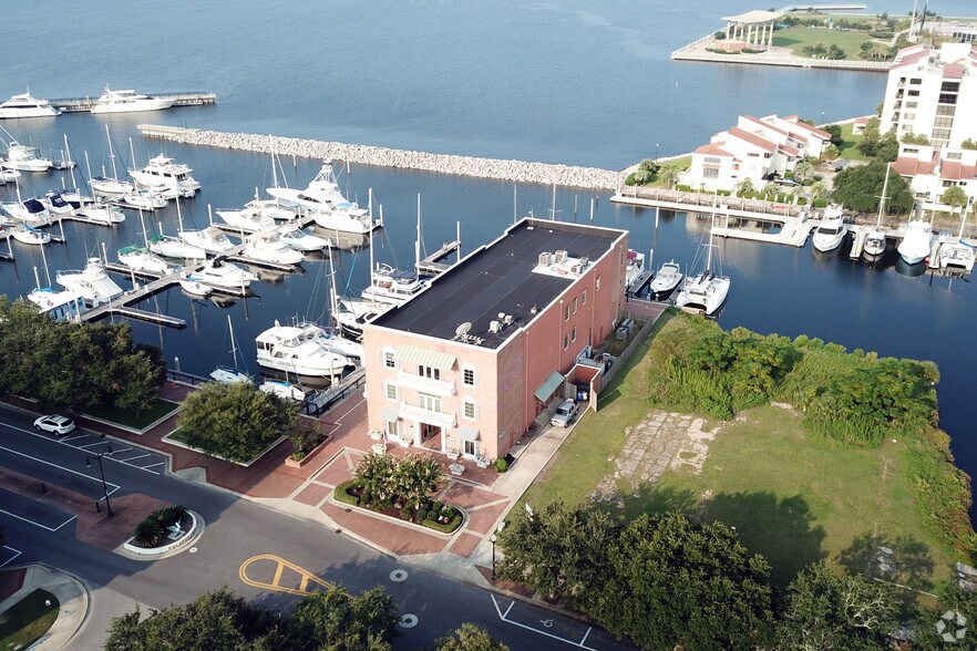 More Photos Of 815 Palafox St, Pensacola Office For Sale