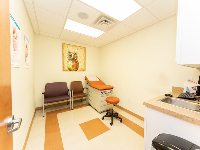 More Photos Of 1051-1103 W Sherman Ave, Vineland Medical For Lease