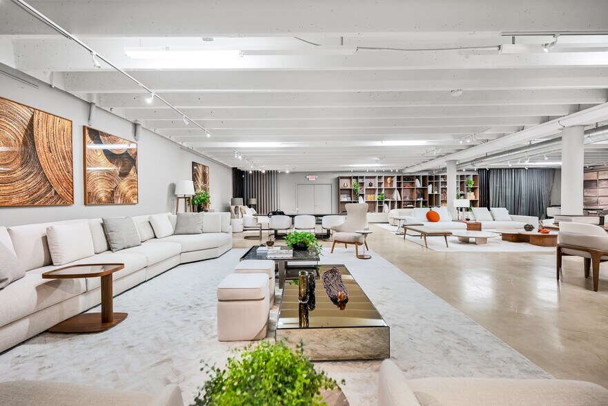 More Photos Of 294 NW 54th St, Miami Showroom For Lease
