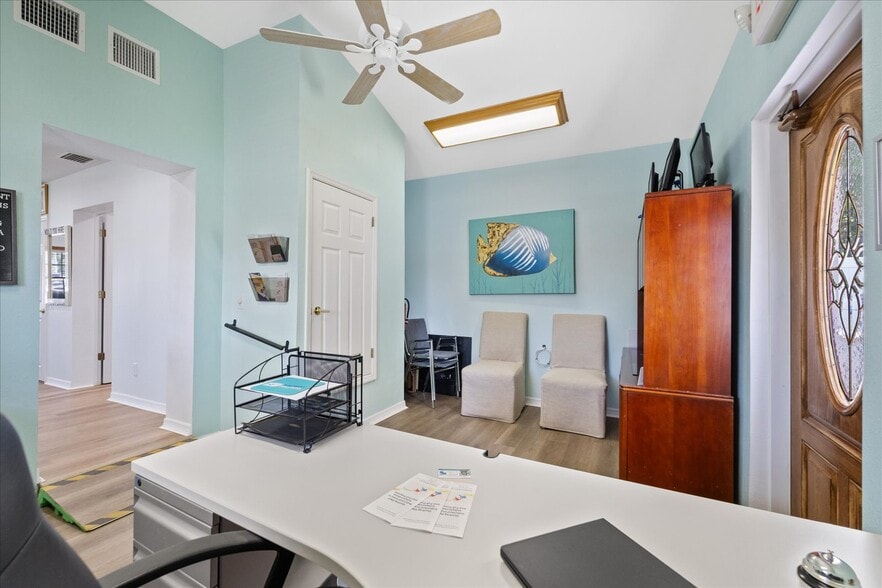 More Photos Of 6511 Main St, New Port Richey Office For Sale