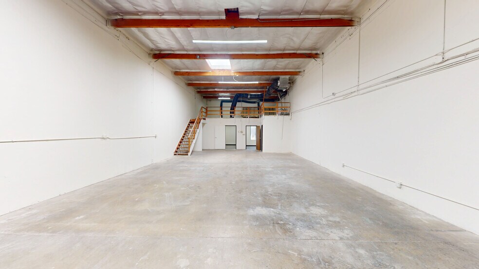More Photos Of 1961-1977 Freeman Ave, Signal Hill Manufacturing For Lease