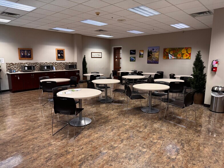 More Photos Of 2100 Covington Ctr, Covington Office For Lease