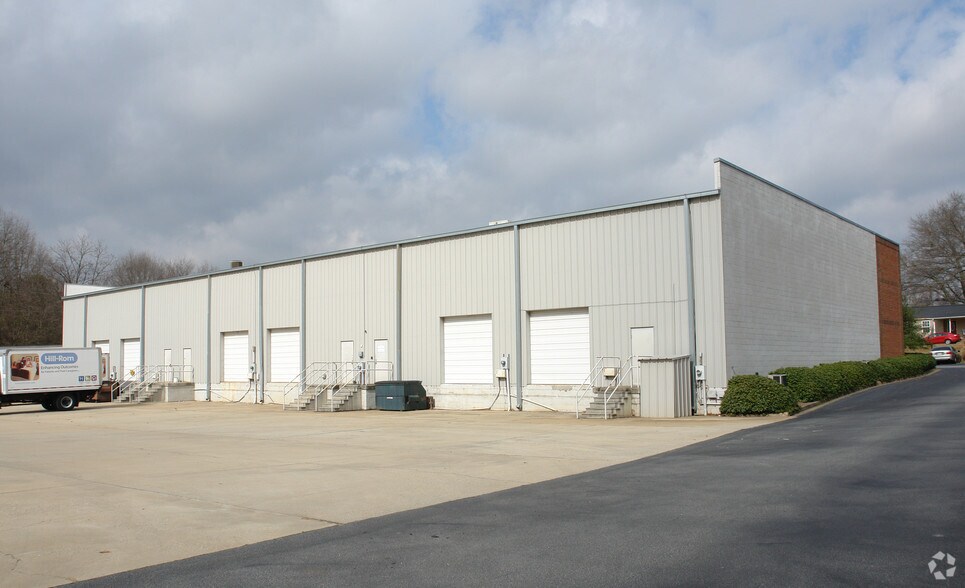 More Photos Of 501 Richardson St, Simpsonville Flex For Lease