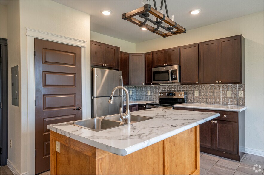 More Photos Of 3105 S Sare Rd, Bloomington Apartments For Lease