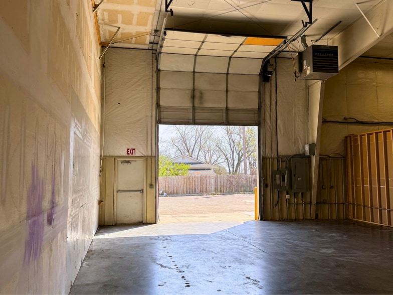 More Photos Of 118 E 13th St N, Andover Service For Lease