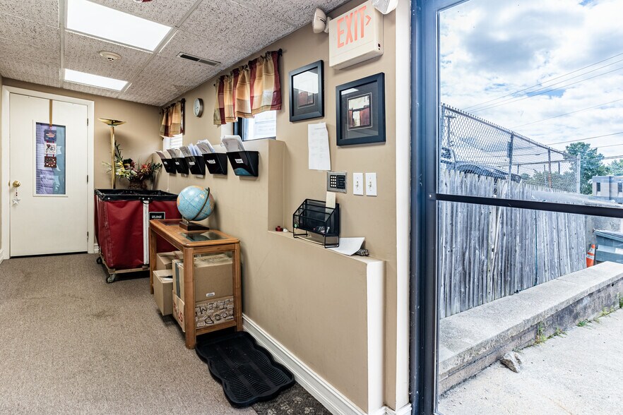 More Photos Of 55 Jefferson Blvd, Warwick Office For Sale