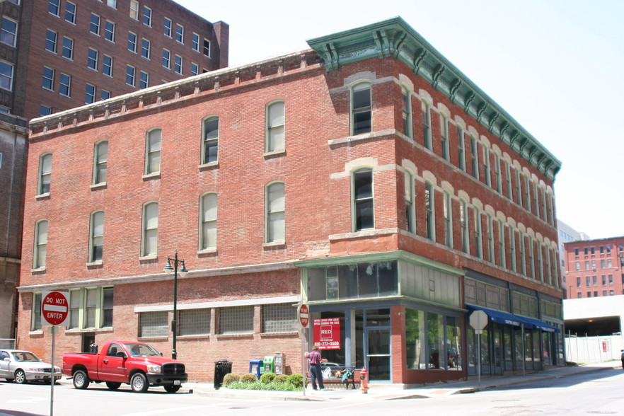 Primary Photo Of 103-107 W 9th St, Kansas City Coworking Space