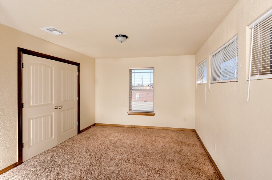 More Photos Of 111 E St, Elgin Apartments For Sale