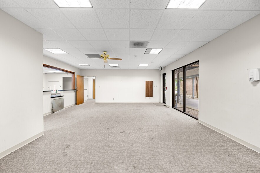 More Photos Of 13414 Medical Complex Dr, Tomball Medical For Sale