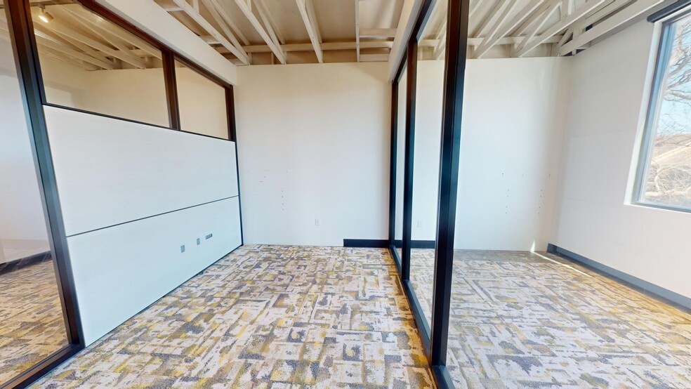 More Photos Of 5621 Emerald Forest Dr, Austin Restaurant For Lease