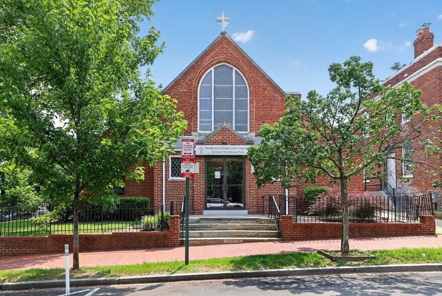 Primary Photo Of 653 11th St NE, Washington Religious Facility For Sale