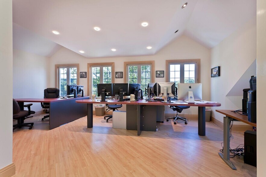 More Photos Of 15 Ketchum St, Westport Office For Lease