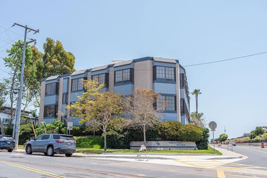 More Photos Of 1015 Chestnut Ave, Carlsbad Office For Sale