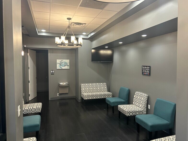 More Photos Of 5700 North Park Dr, Watauga Medical For Lease