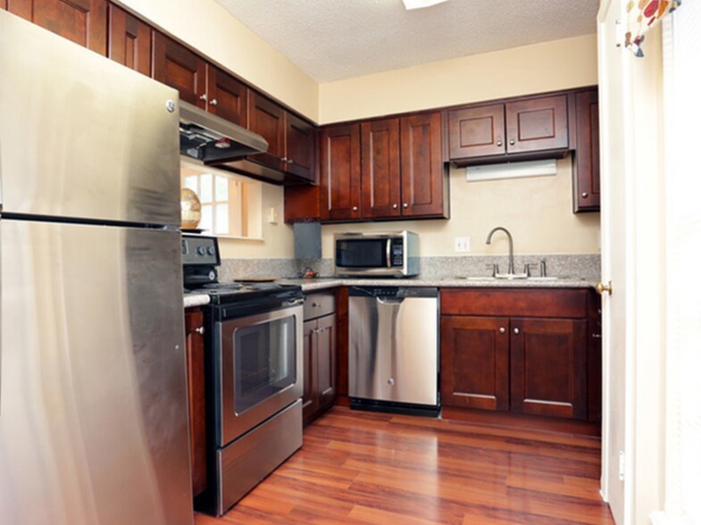 More Photos Of 5660 S Lakeshore Dr, Shreveport Apartments For Sale