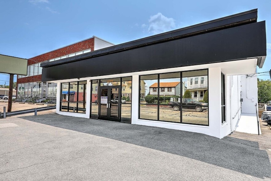 Primary Photo Of 577 Warren Ave, East Providence Storefront Retail Office For Sale