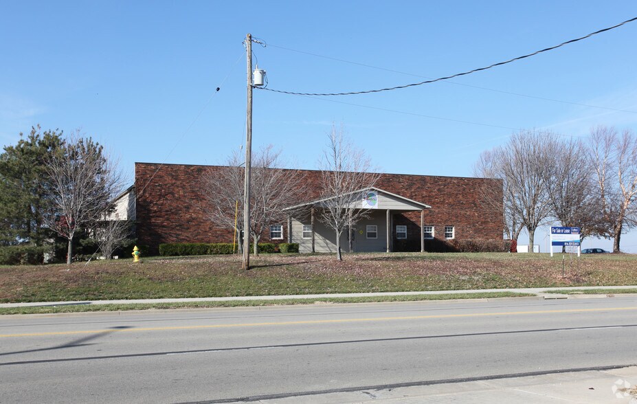 More Photos Of 800 N Center St, Gardner Manufacturing For Lease