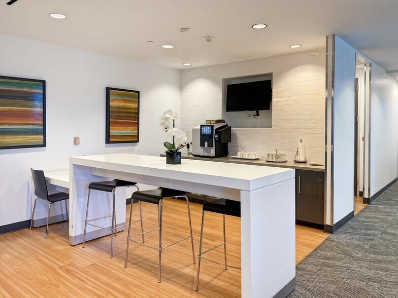 More Photos Of 111 W Ocean Blvd, Long Beach Coworking Space