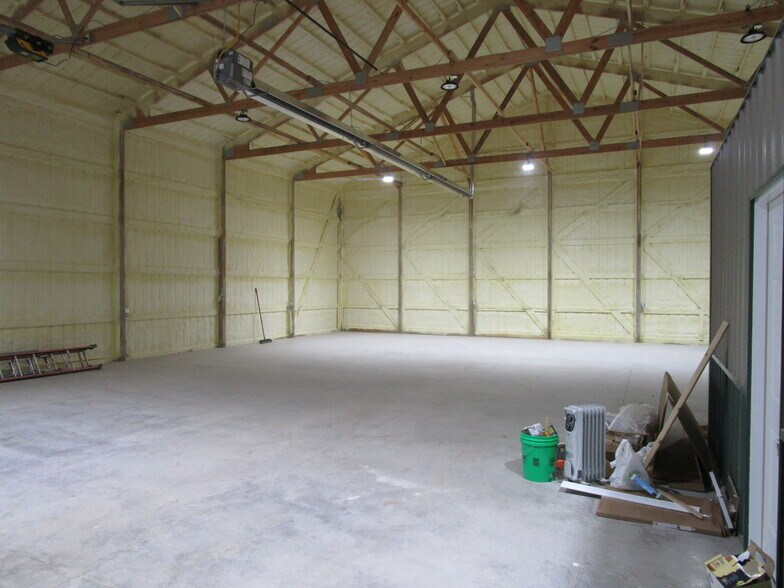 More Photos Of 365 Airlinks Dr, Garden City Industrial For Sale