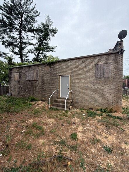 More Photos Of 5855 Ager Rd, Hyattsville Freestanding For Sale