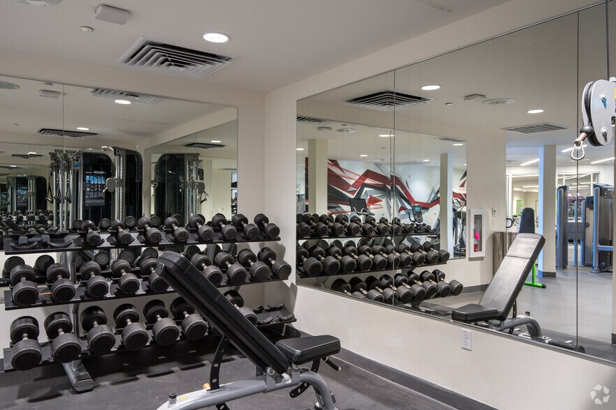 More Photos Of 3093 Broadway, Oakland Apartments For Lease