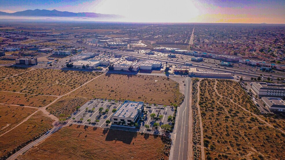 More Photos Of 15283 Pahute St, Victorville Office For Sale