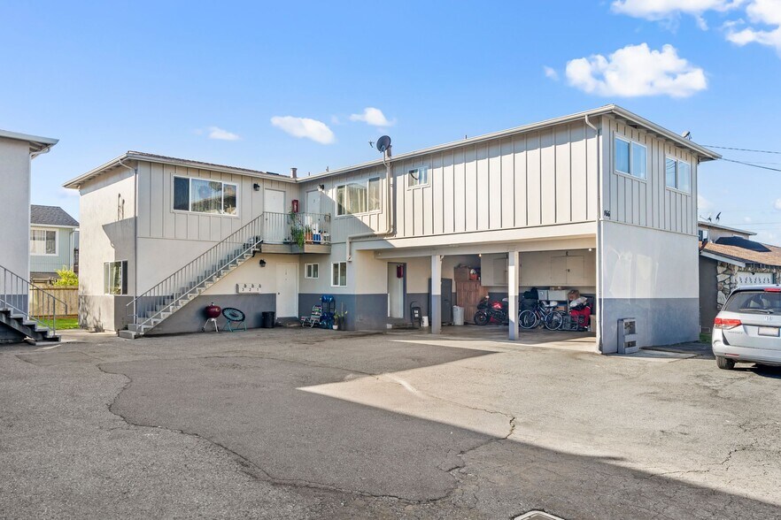 Primary Photo Of 466 Willow Ave, Half Moon Bay Apartments For Sale