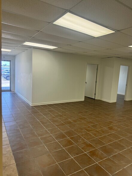 More Photos Of 187 Monarch Dr, Houma Warehouse For Lease