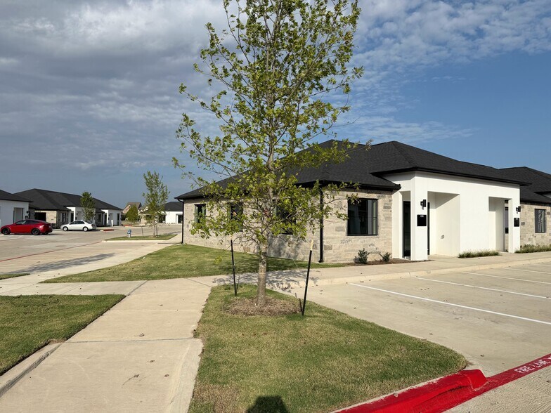 More Photos Of 6000 Alma Rd, McKinney Office For Sale