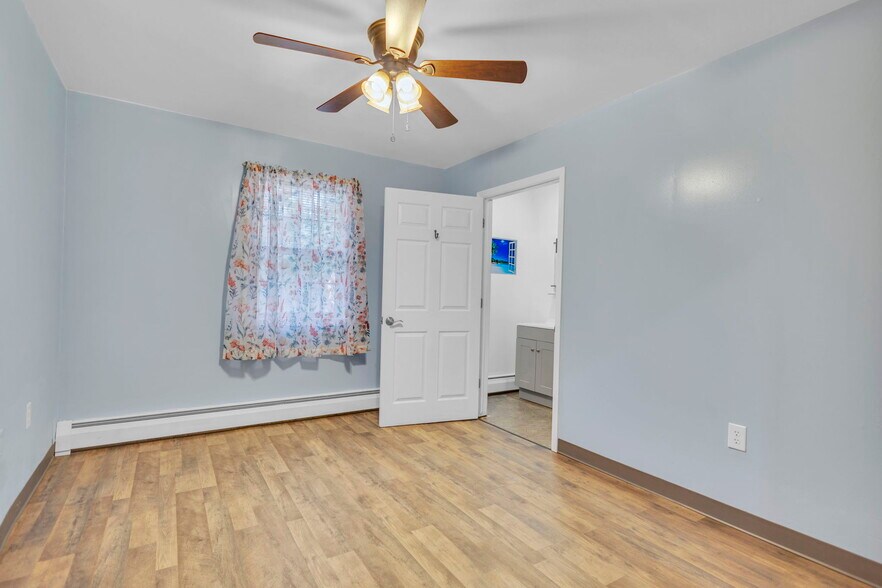 More Photos Of 106 Carr St, Nicholson Assisted Living For Sale