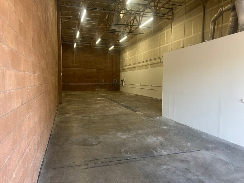 More Photos Of 1000 N Stephanie Pl, Henderson Warehouse For Lease