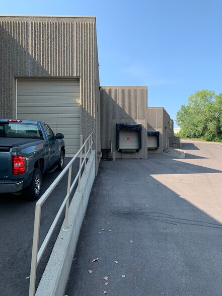 More Photos Of 7250 Hudson Blvd N, Oakdale Light Manufacturing For Lease