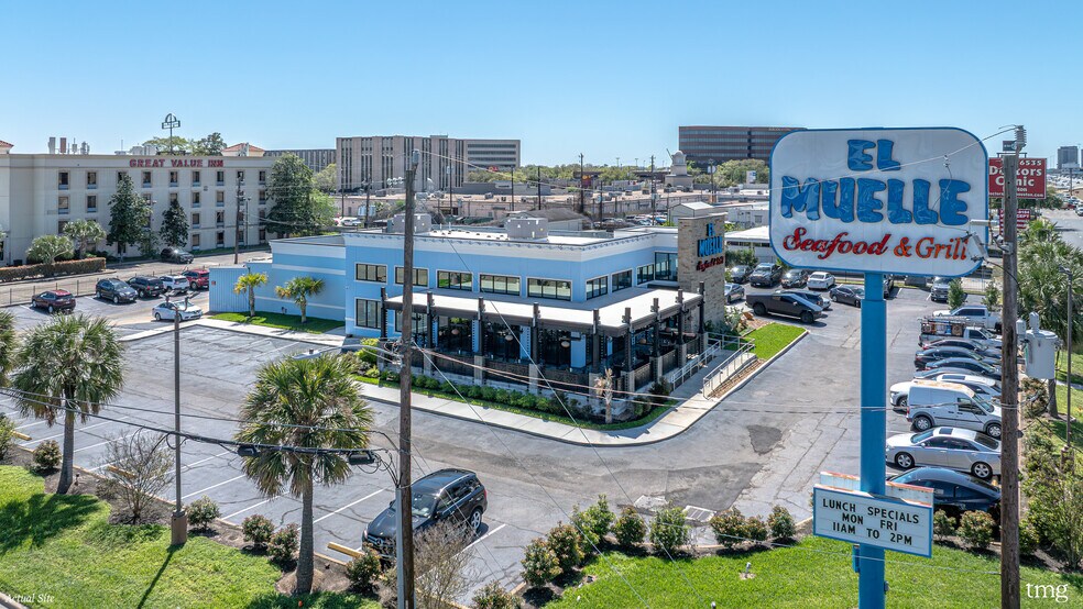 More Photos Of 6501 SW Freeway, Houston Restaurant For Sale