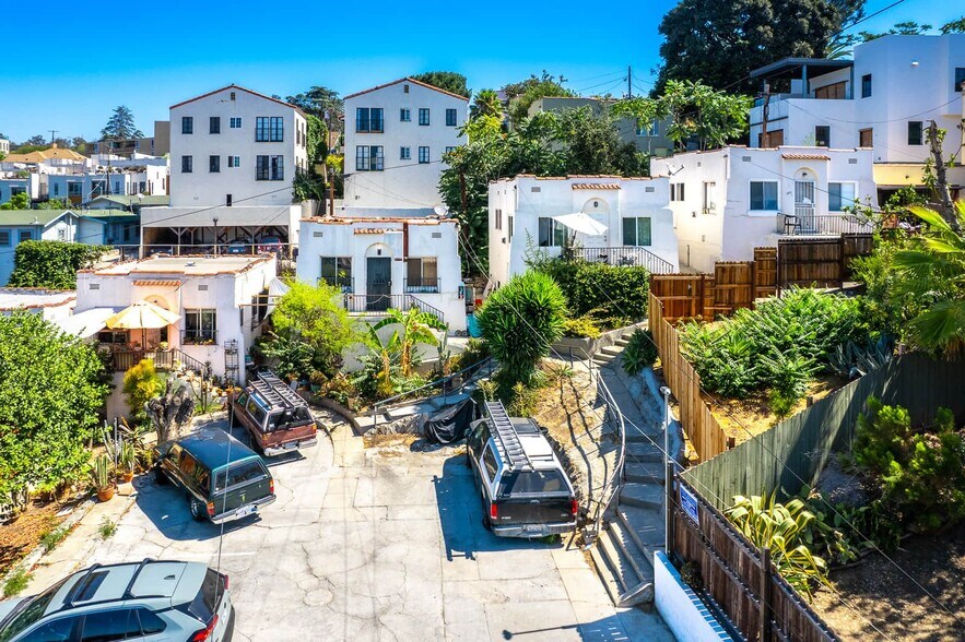 More Photos Of 1303 Lilac Terrace, Los Angeles Apartments For Sale