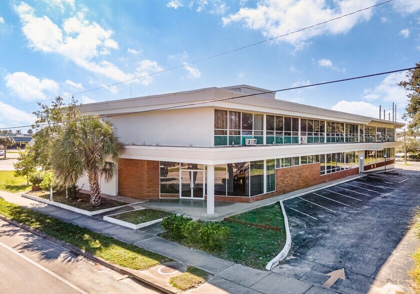 Primary Photo Of 228 N Ridgewood Ave, Daytona Beach Office Residential For Sale