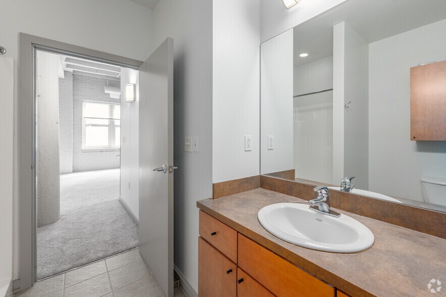 More Photos Of 2010-2020 Euclid Ave, Cleveland Apartments For Lease