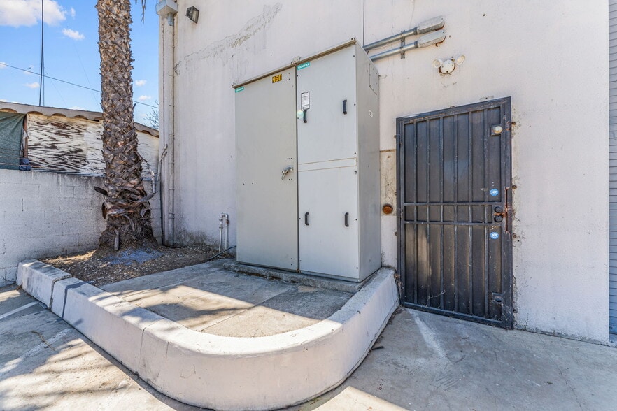 More Photos Of 960 W 1st St, Pomona Warehouse For Sale