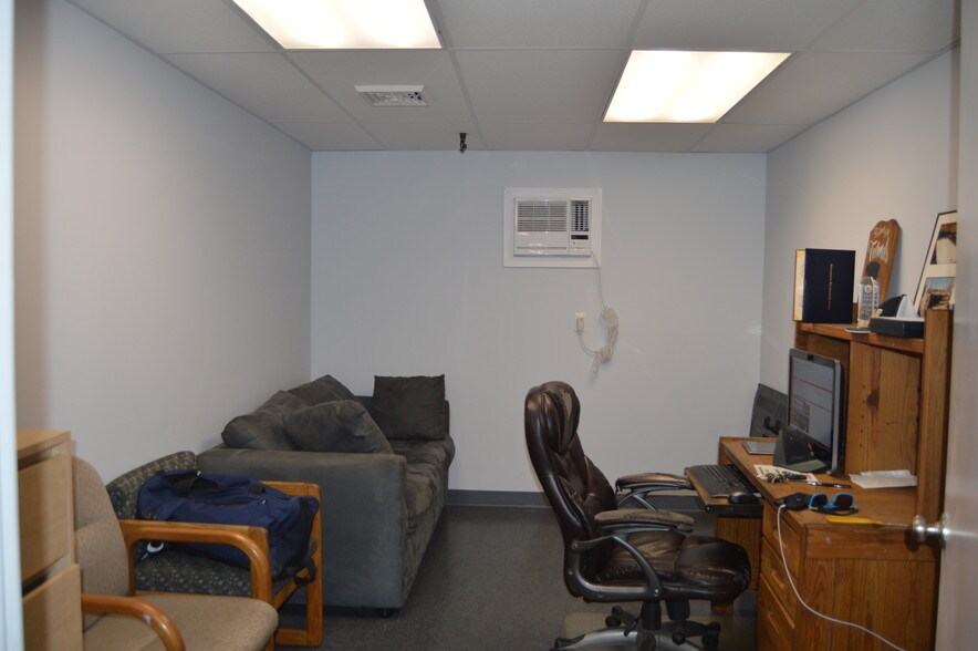 More Photos Of 60 Pine St, Methuen Light Manufacturing For Lease