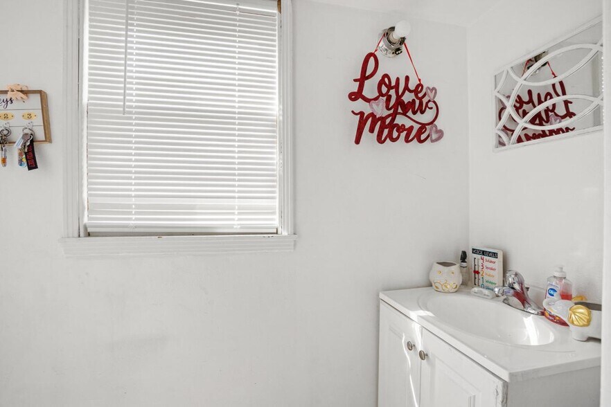 More Photos Of 1104 2nd St SE, Minot Apartments For Sale