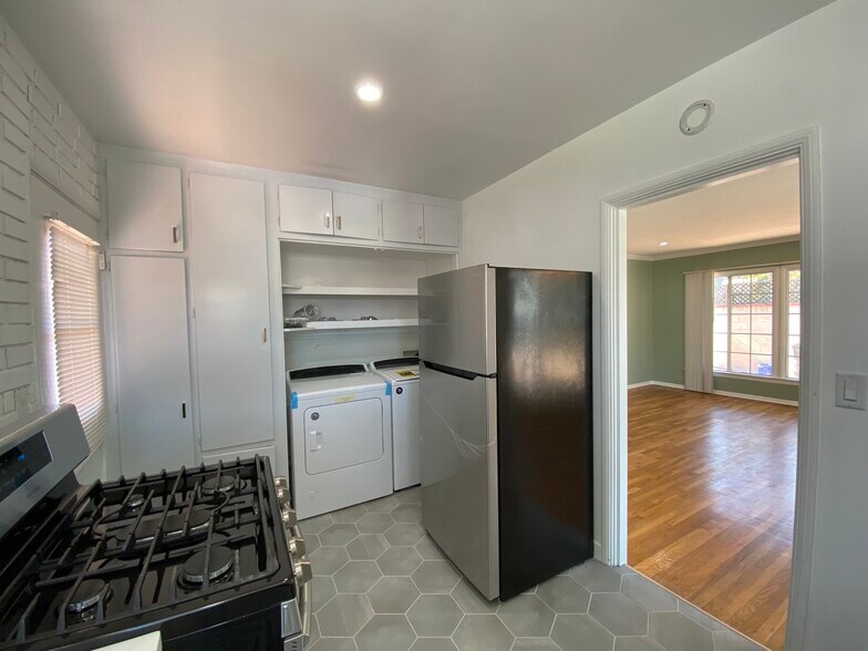 More Photos Of 4069-4071 Sawtelle Blvd, Culver City Apartments For Sale