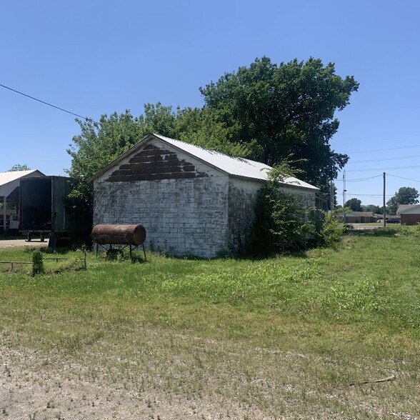 More Photos Of 298 Huffman Ave, Portageville Flex For Sale