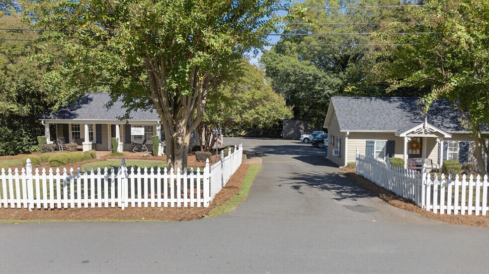 More Photos Of 19428 Zion Ave, Cornelius Office For Sale