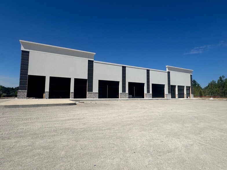 More Photos Of 608 Towne Park Loop, Rincon Restaurant For Lease