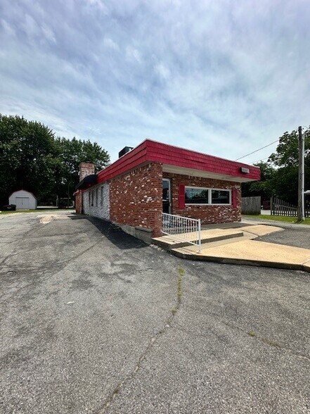 More Photos Of 1100 N York St, Muskogee Restaurant For Sale