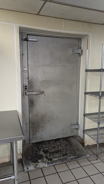 More Photos Of 819 E Main St, Crestline General Retail For Sale