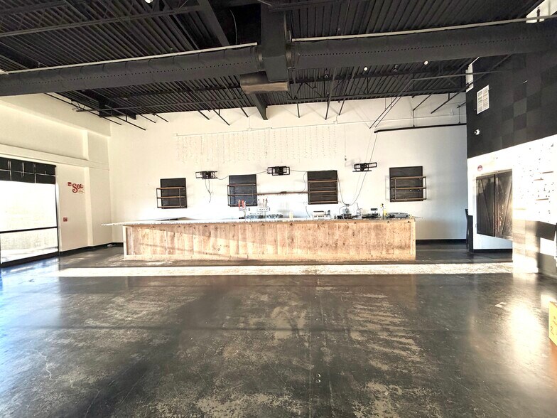 More Photos Of 322 W Main St, Blue Ridge Religious Facility For Lease