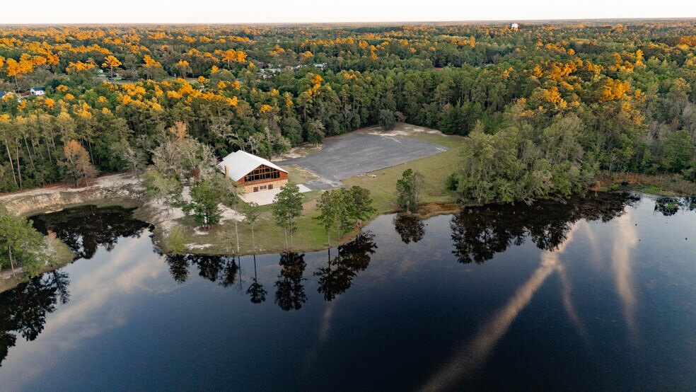 More Photos Of 3817 Central St, Waycross Specialty For Sale