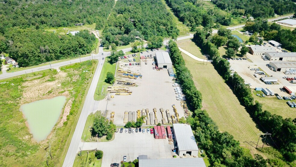 More Photos Of 1120 FM 3083, Conroe Warehouse For Lease