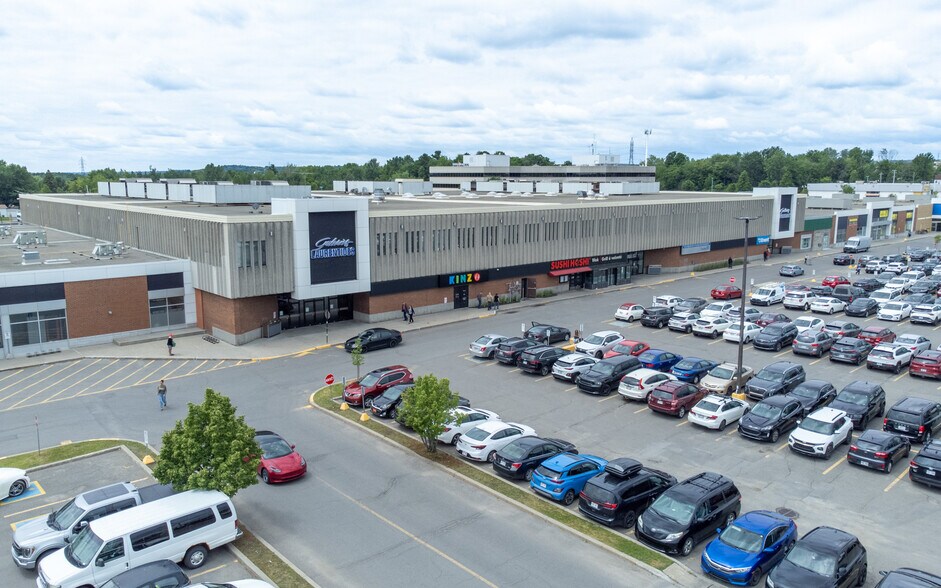 More Photos Of 500-570 Boul des Laurentides, St-Jérôme General Retail For Lease